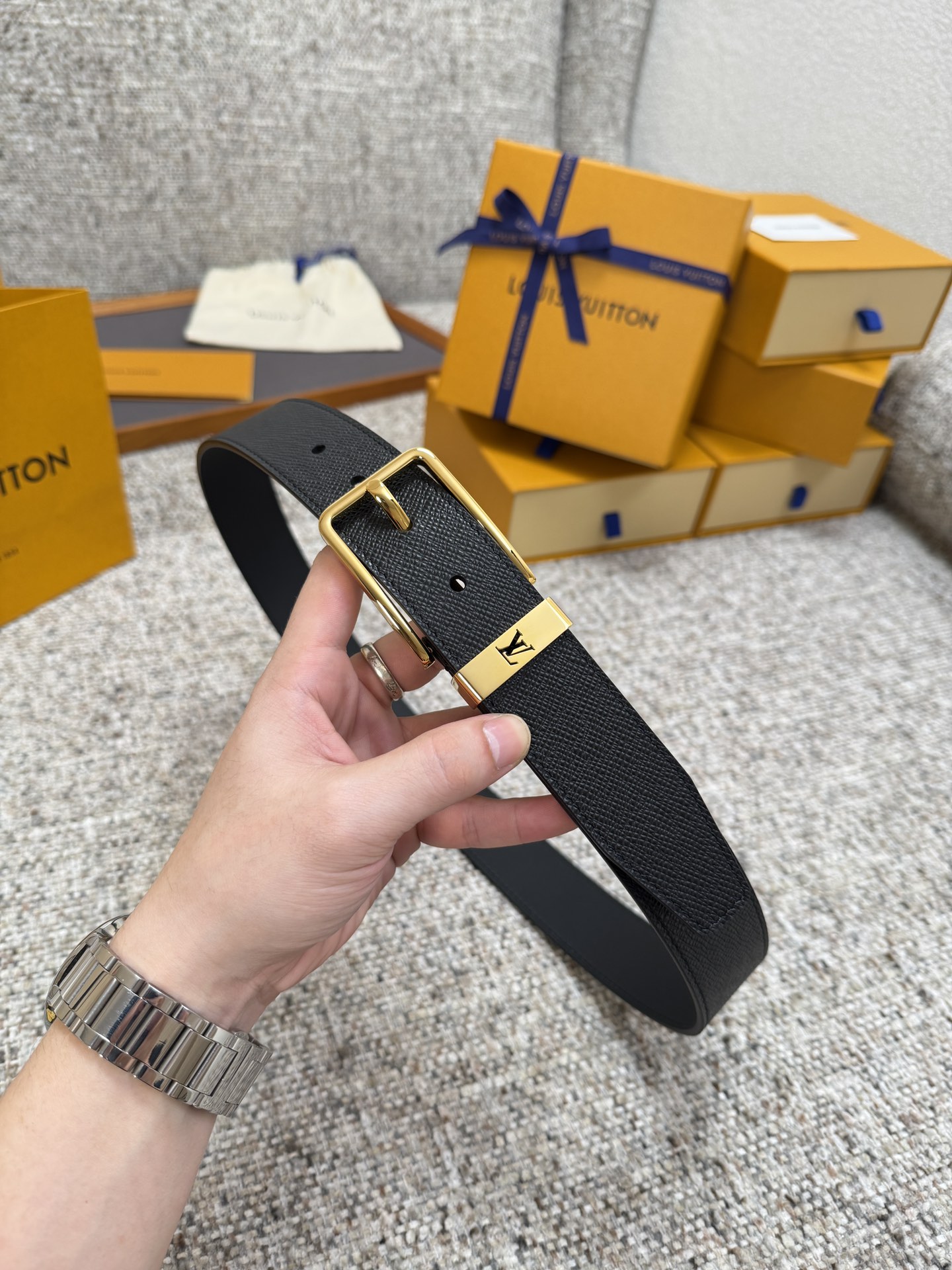 LV PONT NEUF Taurillon 루이비통 남성 벨트