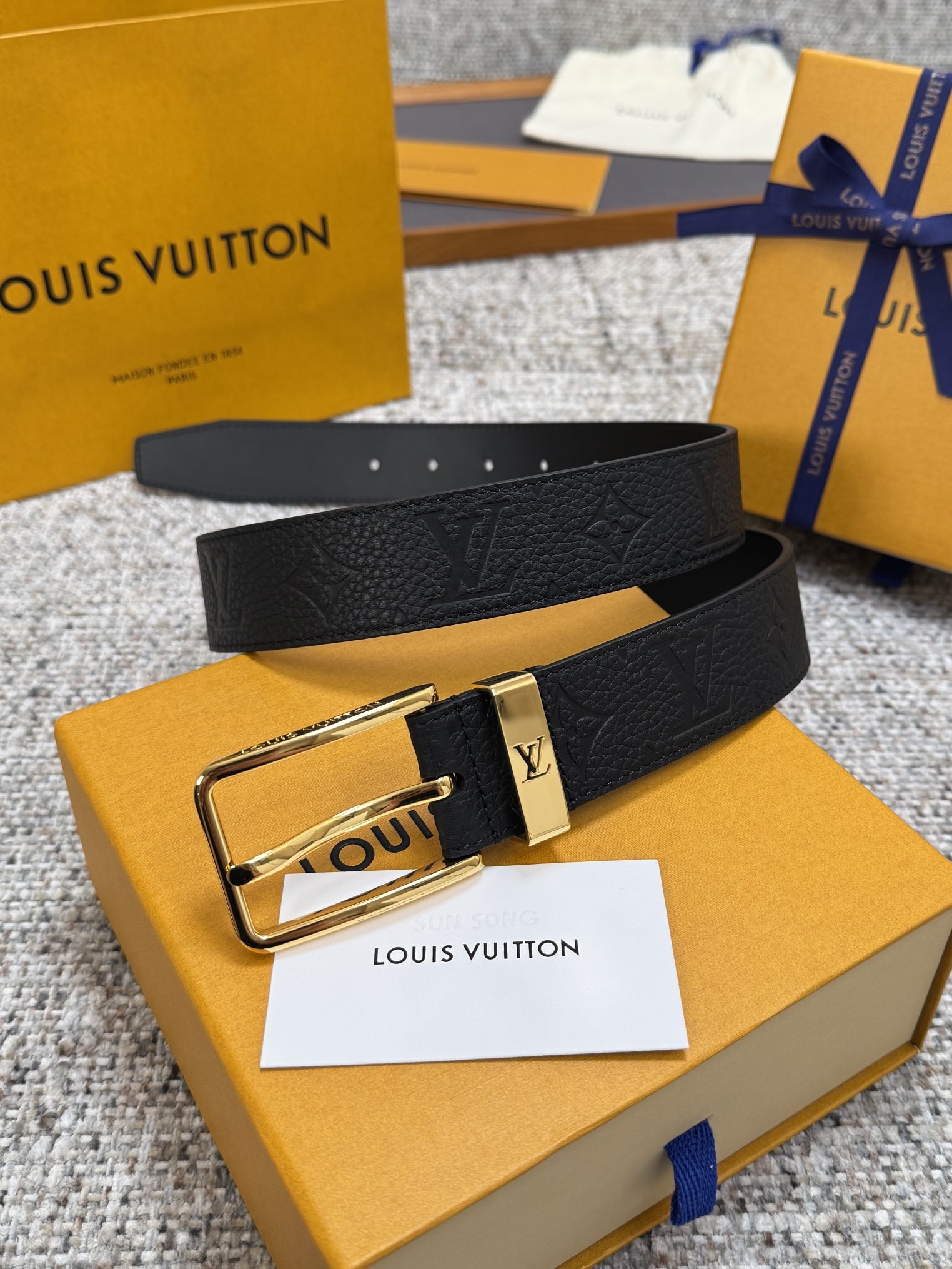 LV PONT NEUF Taurillon 루이비통 남성 벨트