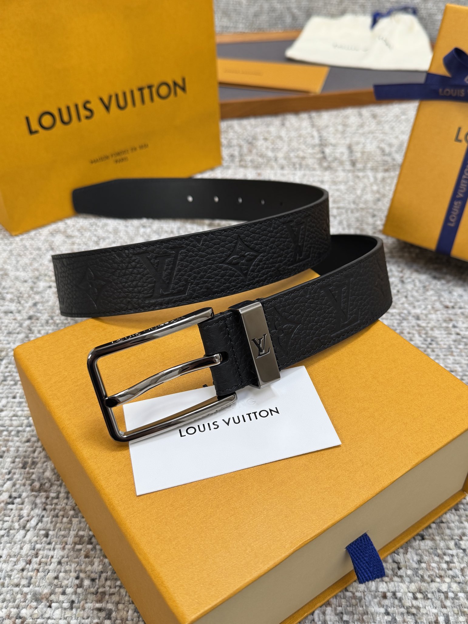 LV PONT NEUF Taurillon 루이비통 남성 벨트