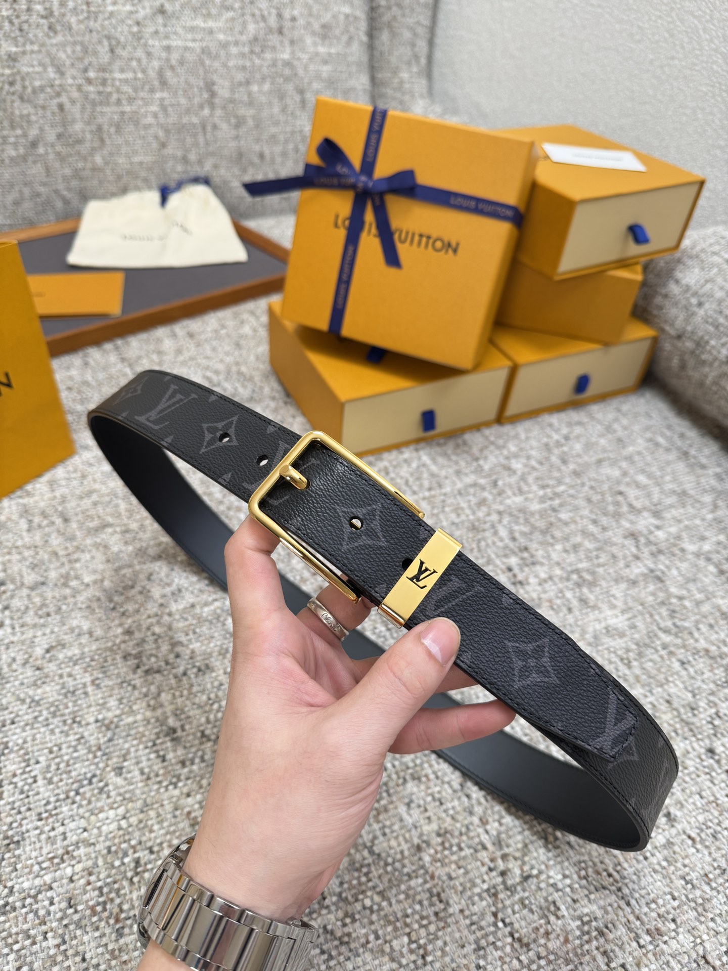 LV PONT NEUF Taurillon 루이비통 남성 벨트