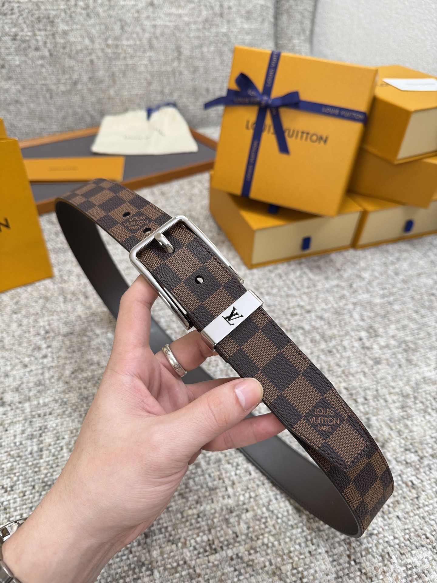 LV PONT NEUF Taurillon 루이비통 남성 벨트