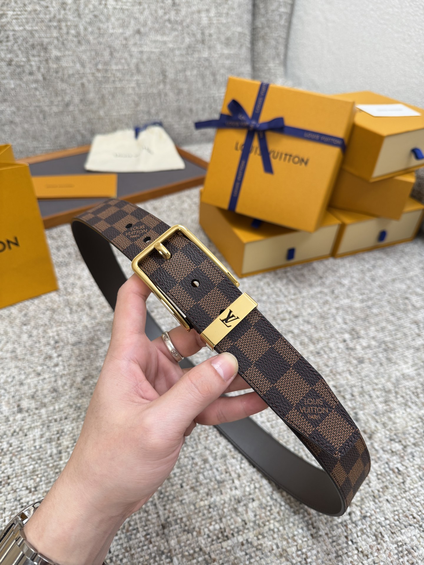 LV PONT NEUF Taurillon 루이비통 남성 벨트