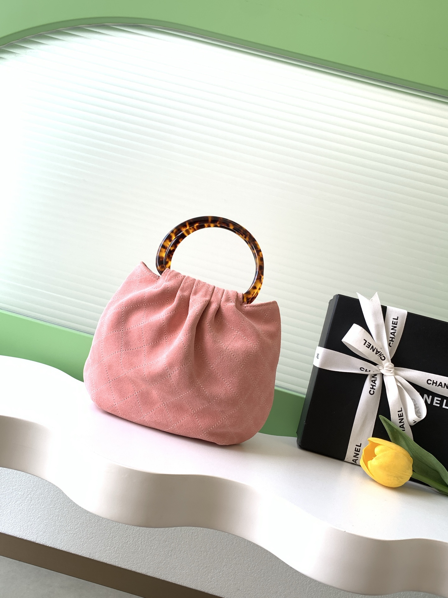 Chanel 샤넬 26C 크루즈 스웨이드 토트백 가방 (미디엄)