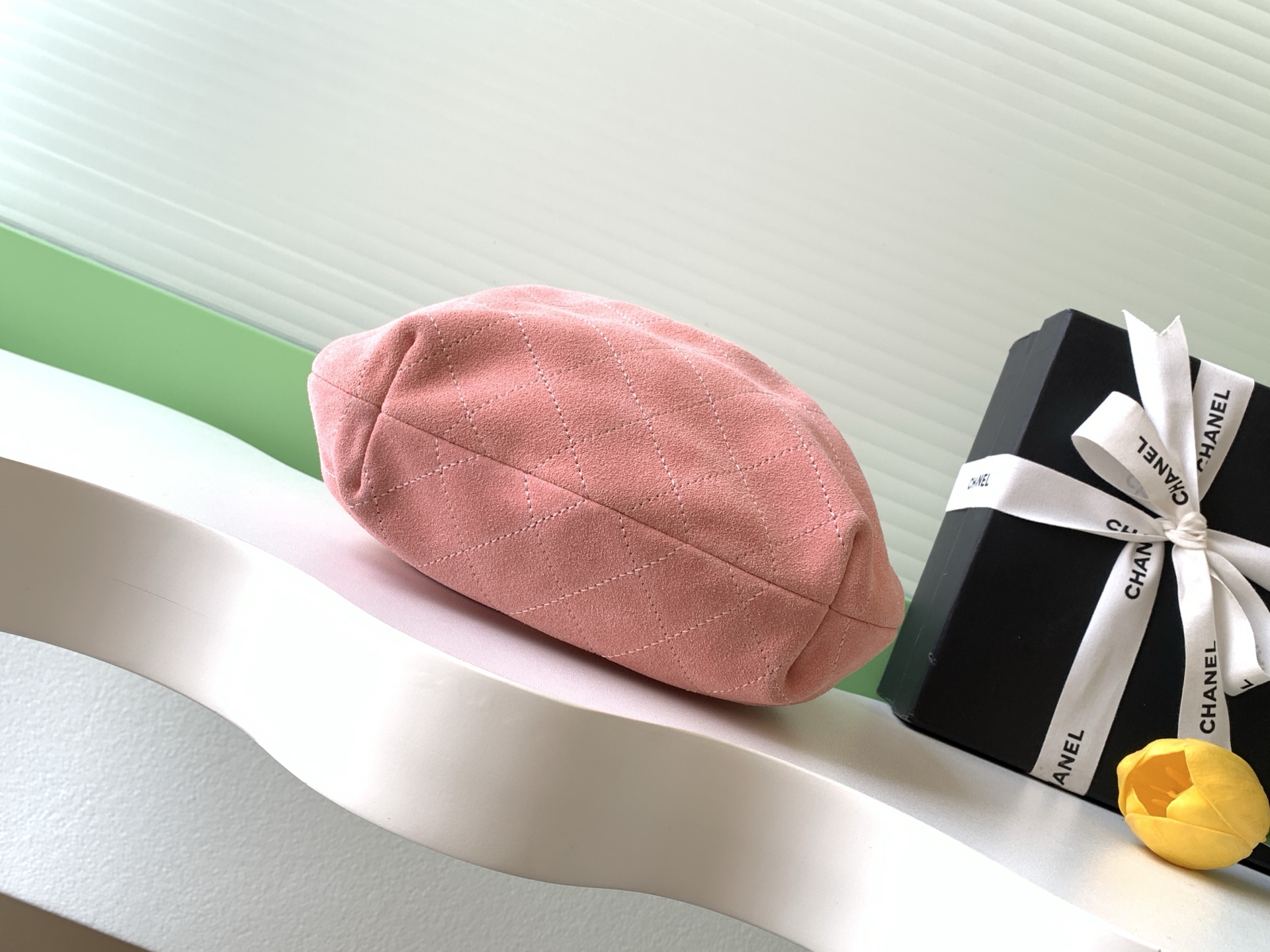 Chanel 샤넬 26C 크루즈 스웨이드 토트백 가방 (미디엄)