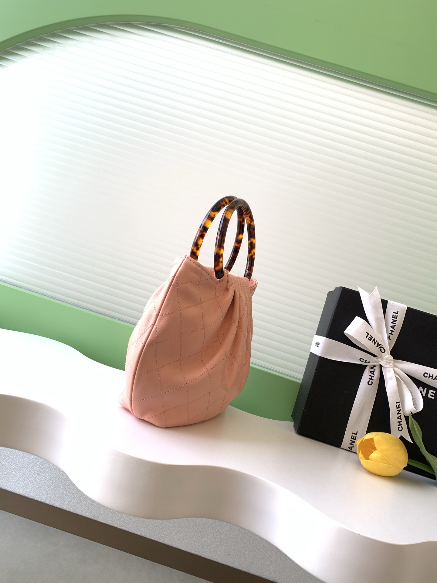 Chanel 샤넬 26C 크루즈 스웨이드 토트백 가방 (미디엄)