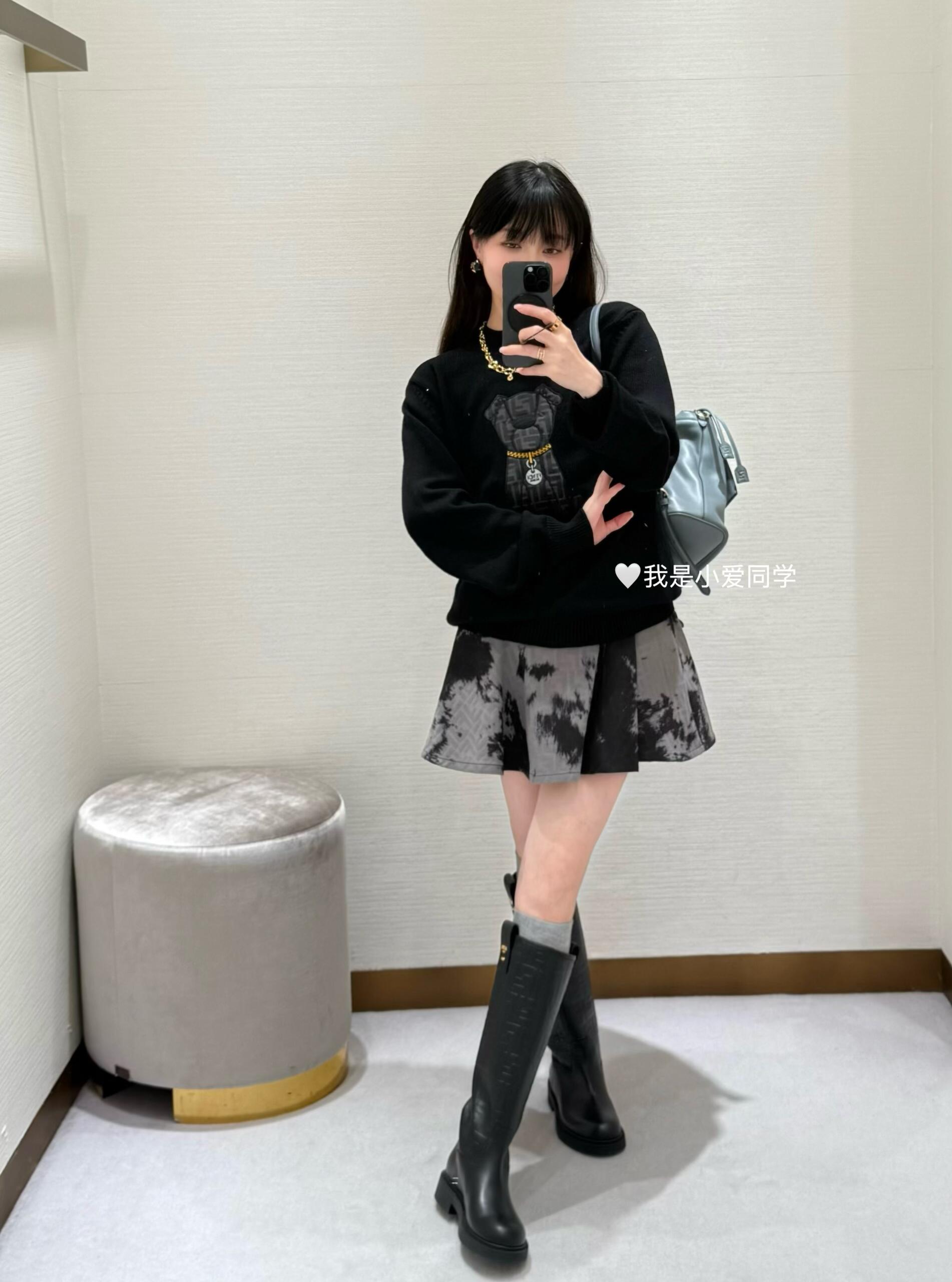 FENDI 펜디 강아지 패치 자수 니트 의류