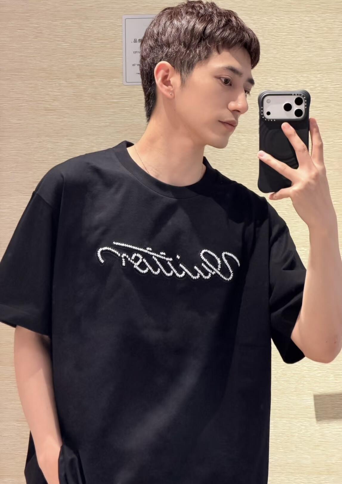 LOUIS VUITTON LV 루이비통 자수 비즈 로고 반팔 티셔츠 의류