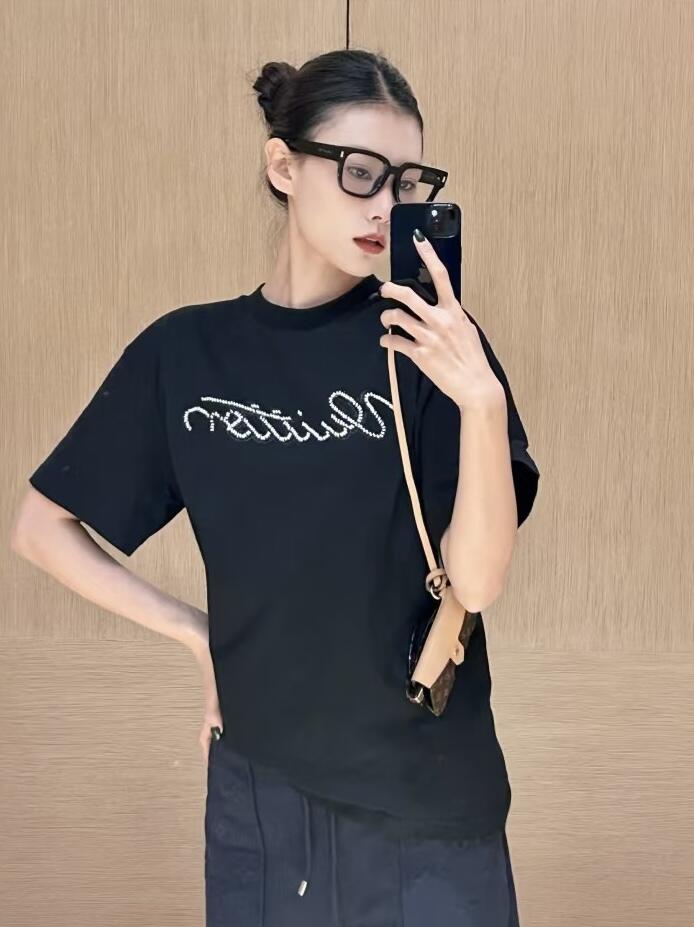 LOUIS VUITTON LV 루이비통 자수 비즈 로고 반팔 티셔츠 의류