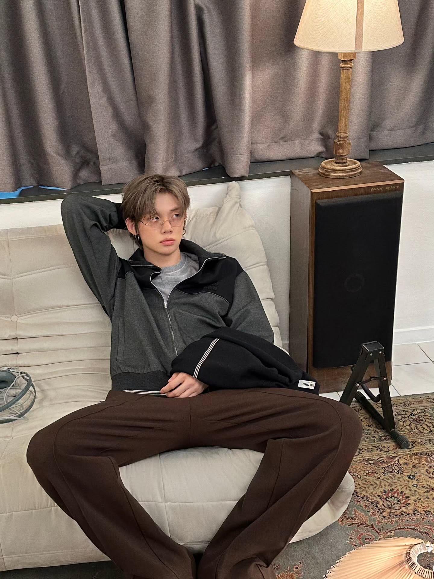 MIUMIU 미우미우 실켓 울 자수 집업 자켓 재킷 의류