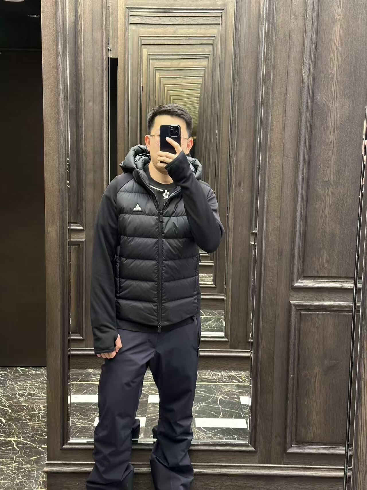MONCLER 몽클레어 몽클레르 로고 소매 니트 패딩 점퍼 자켓 재킷 의류