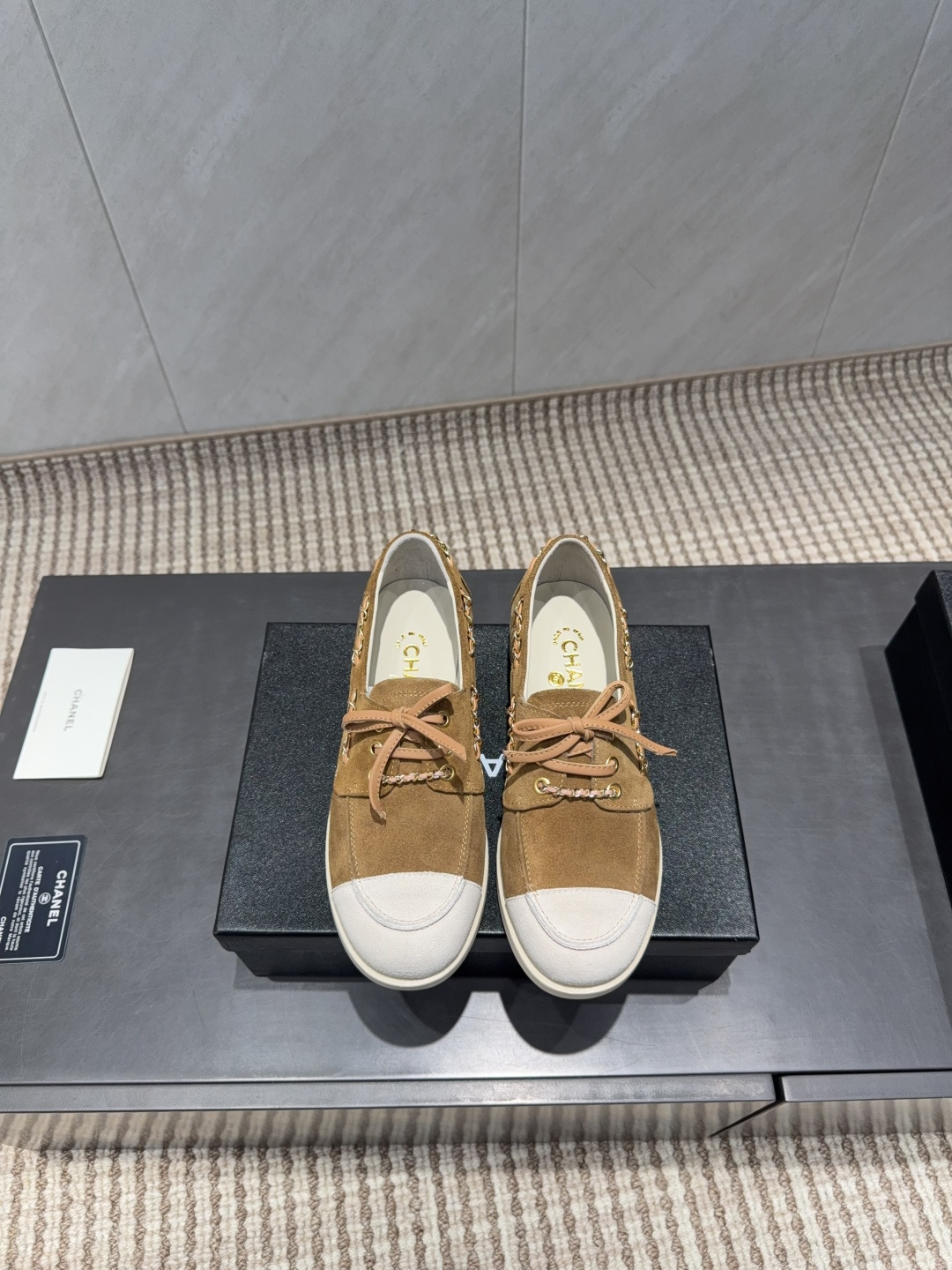 CHANEL 샤넬 리본 체인 로퍼 신발