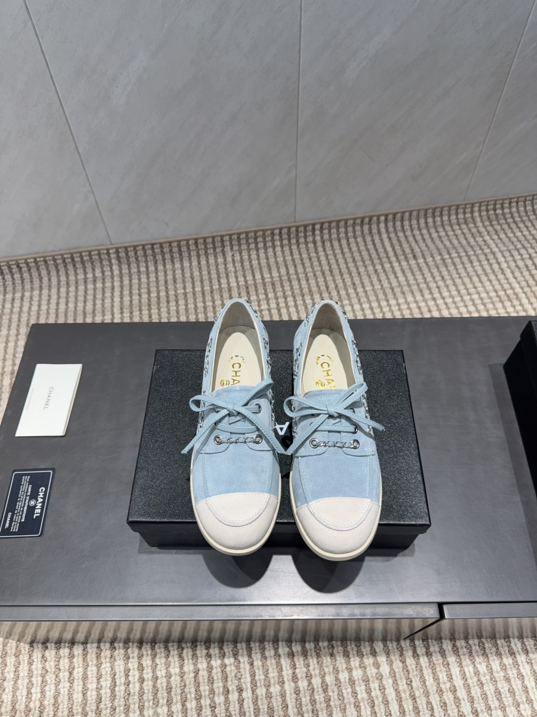 CHANEL 샤넬 리본 체인 로퍼 신발