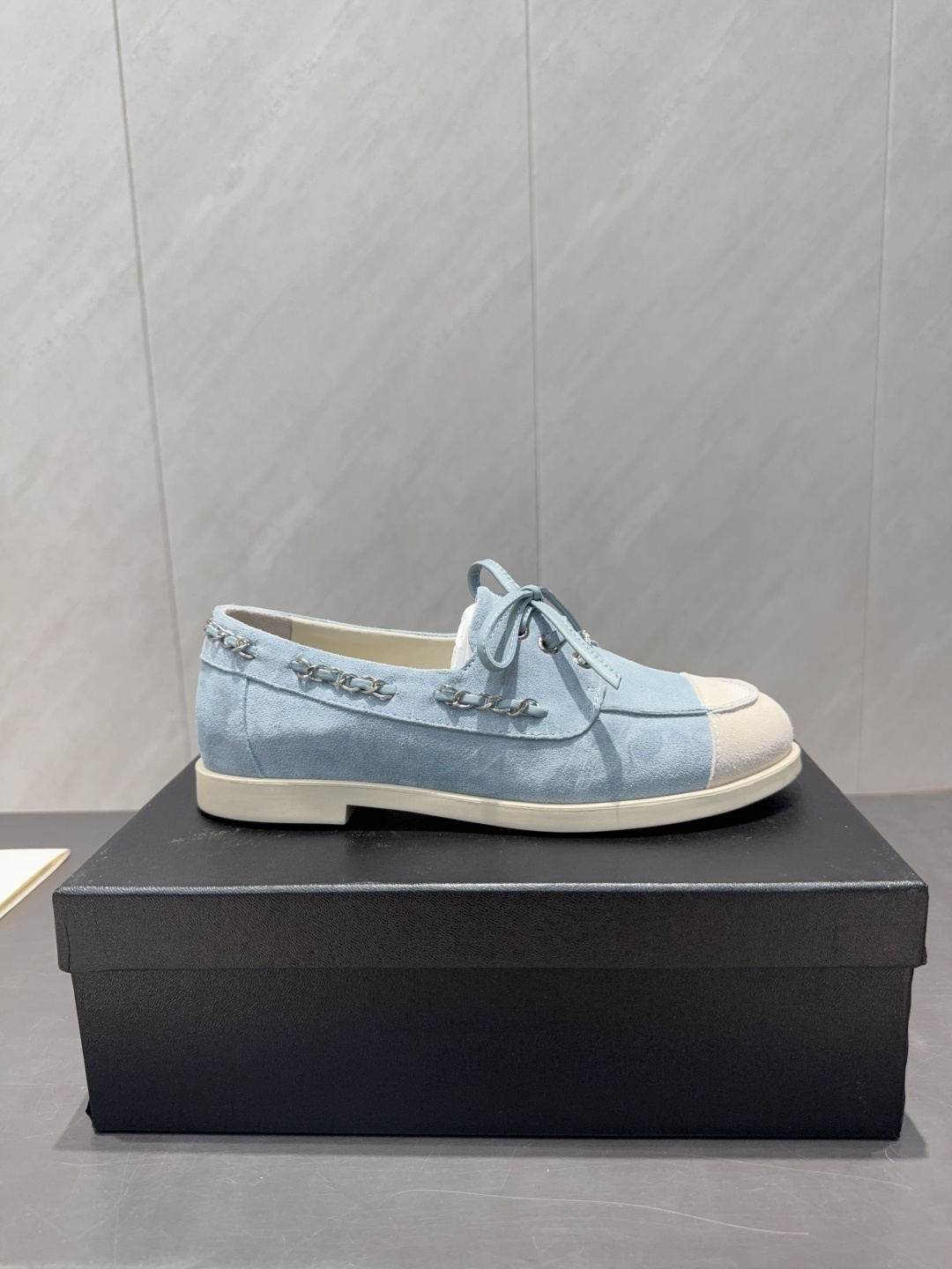 CHANEL 샤넬 리본 체인 로퍼 신발