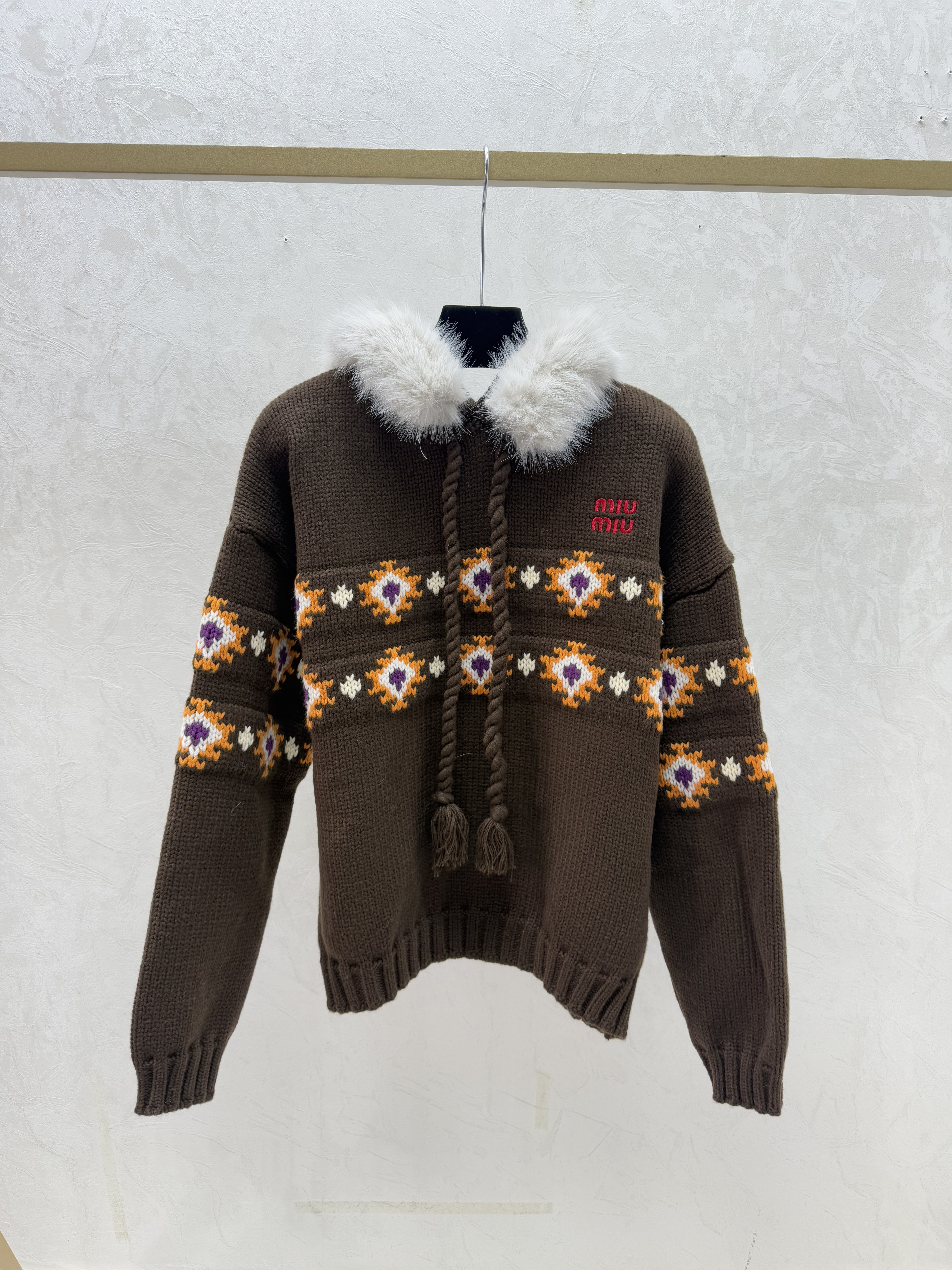 miumiu 미우미우 배색 퀼팅 후드 니트 의류