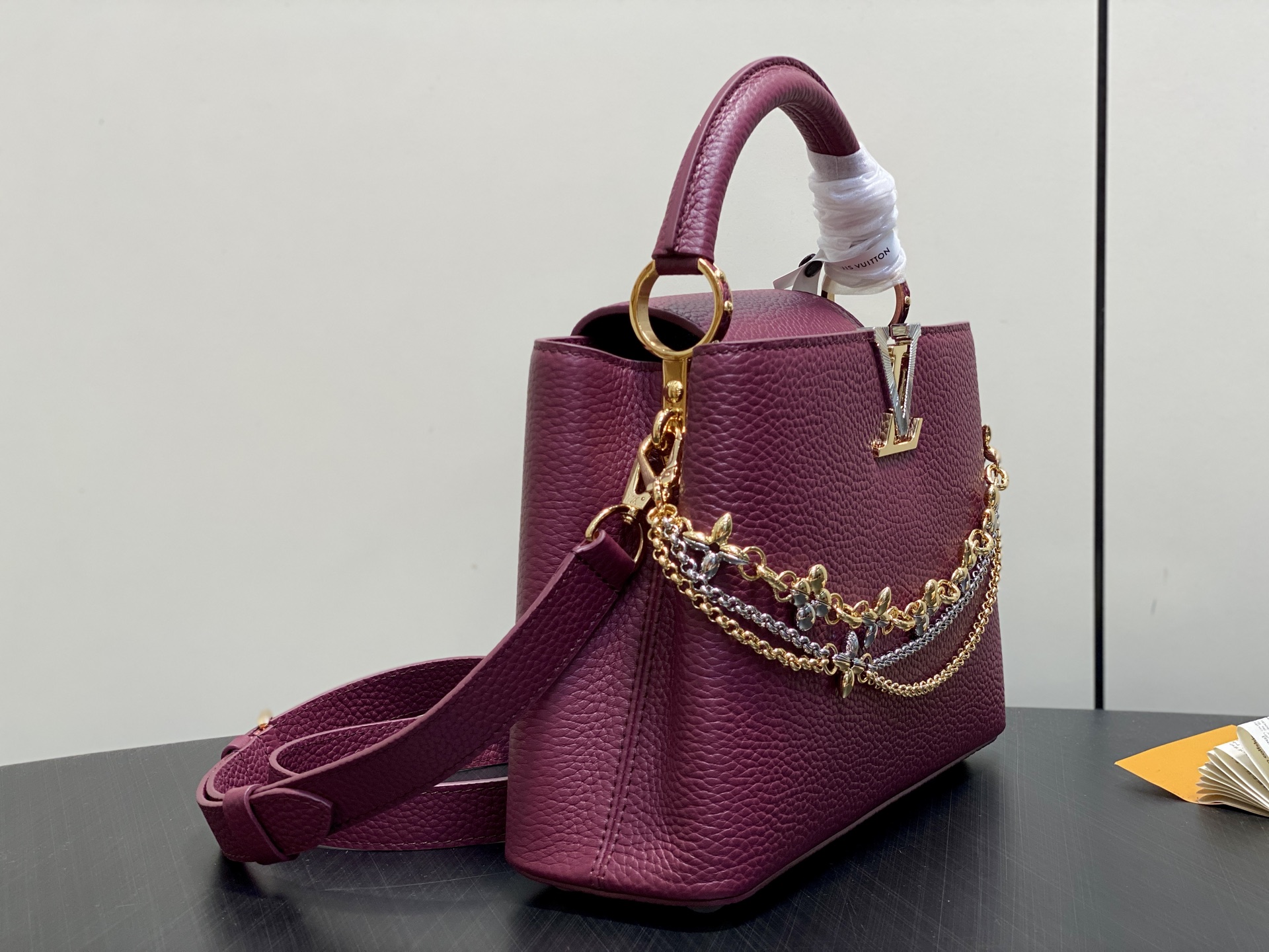 LV Capucines BB Handbag (LV 루이비통 카퓌신 BB 핸드백가방) - M27035 27cm