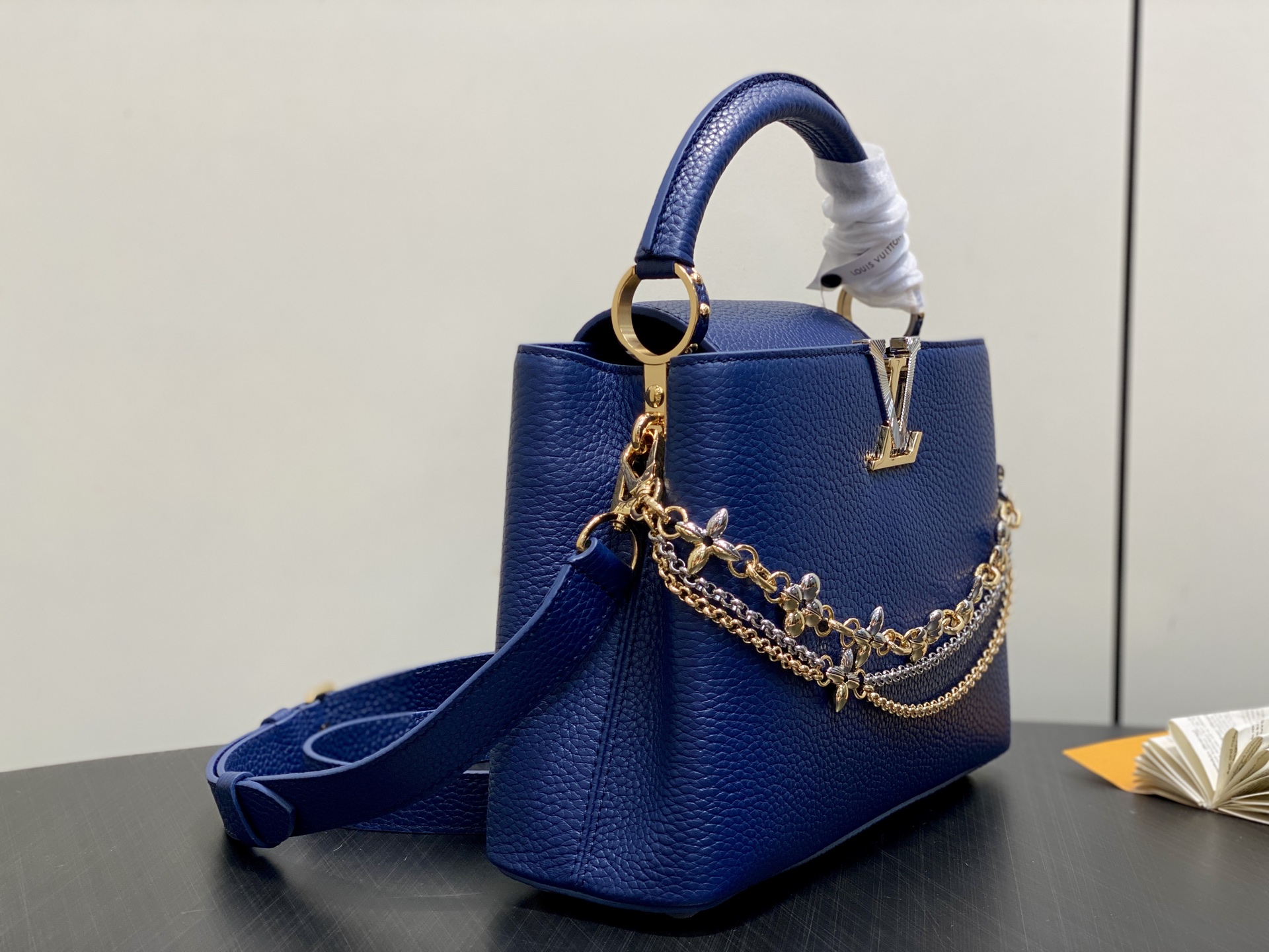 LV Capucines BB Handbag (LV 루이비통 카퓌신 BB 핸드백 가방) - M27035 27cm