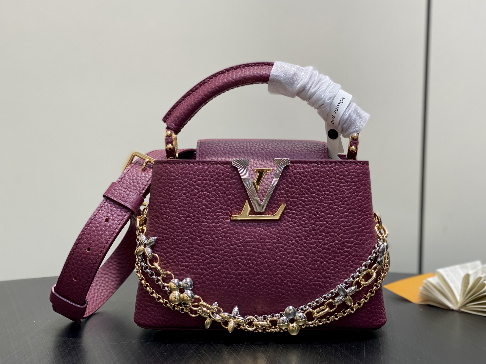 LV Capucines Mini Handbag (LV 루이비통 카퓌신 미니 핸드백 가방) - M27035 21cm