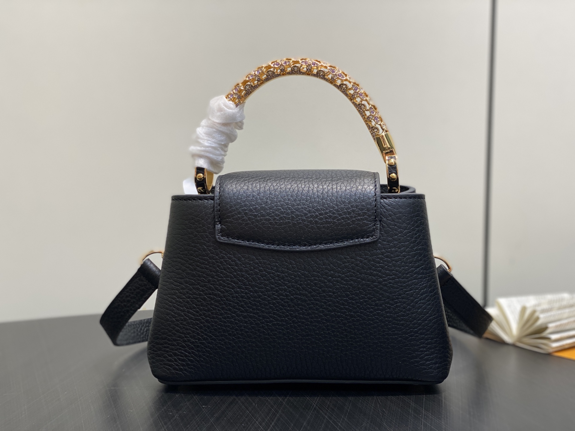 LV Capucines Mini Handbag (LV 루이비통 카퓌신 미니 핸드백 가방) - M14177 21cm