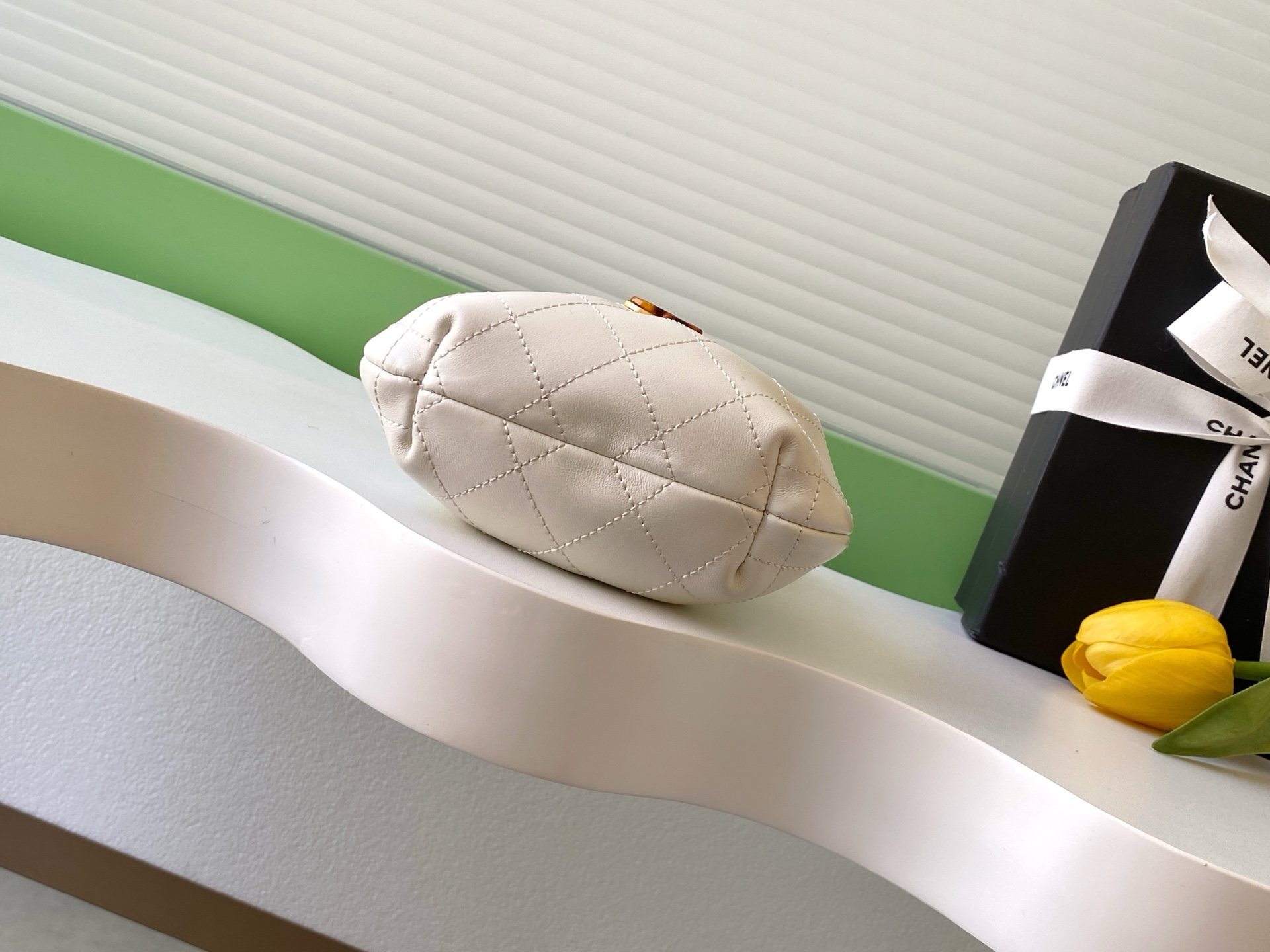 Chanel 26C Suede Tortoise Handle Bag (샤넬 26C 스웨이드 거북등무늬 핸들백 가방 스몰) - AS4981