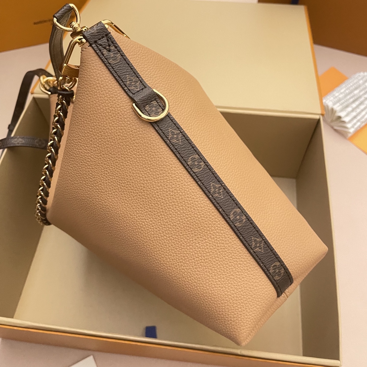 LV Multipass Handbag (LV 루이비통 멀티패스 핸드백) - M28029 가방