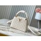 LV Capucines BB (LV 루이비통 카퓌신 BB 핸드백 숄더백 가방) - M48865 21cm