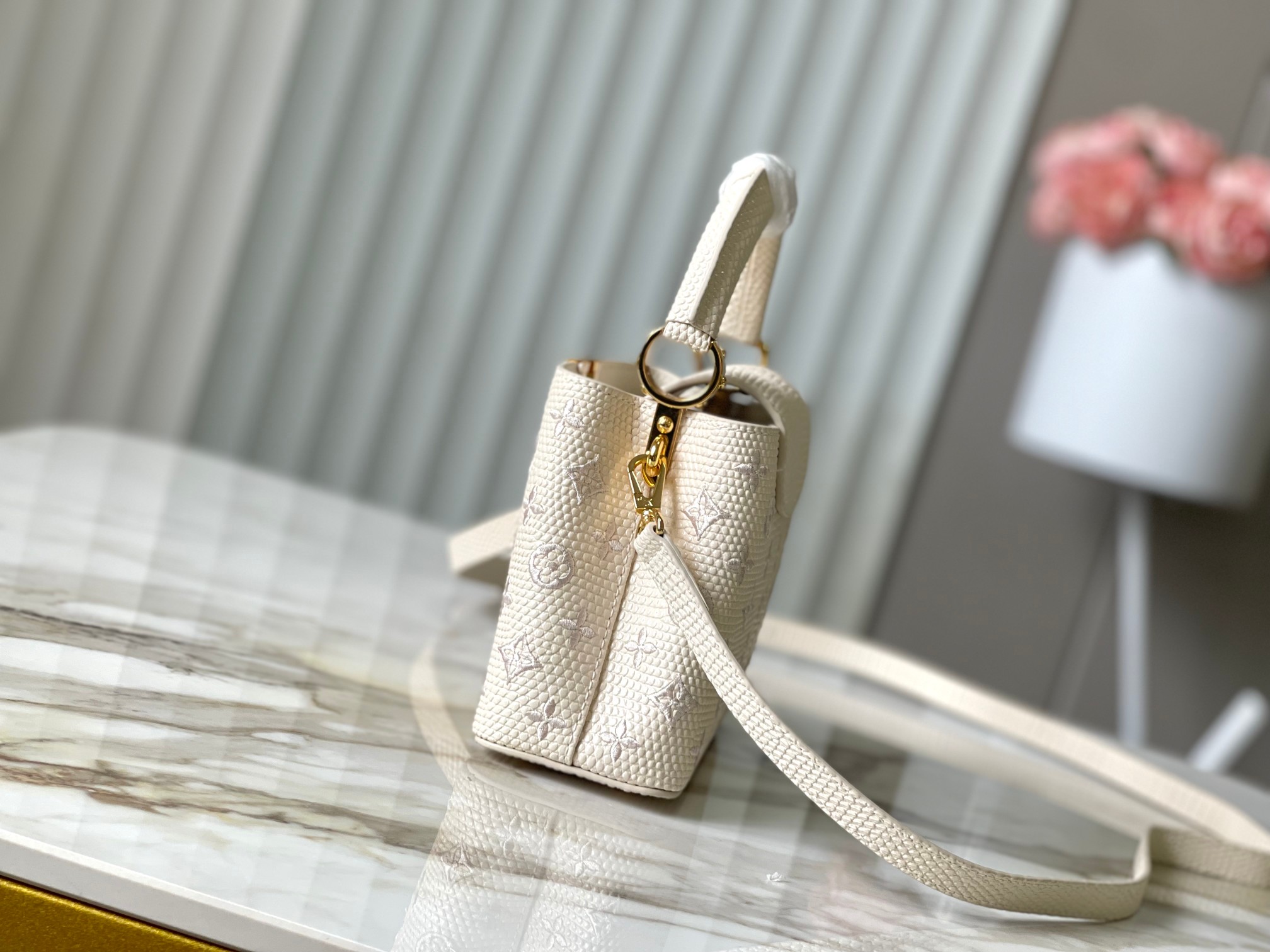 LV Capucines BB (LV 루이비통 카퓌신 BB 핸드백 숄더백 가방) - M48865 21cm