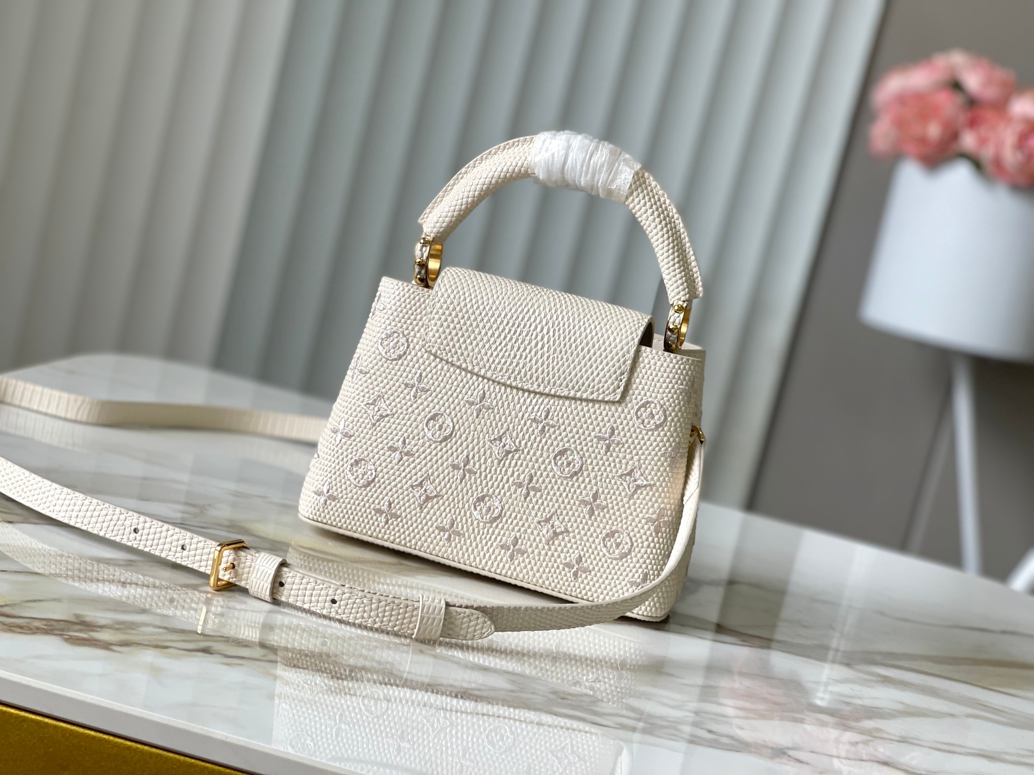 LV Capucines BB (LV 루이비통 카퓌신 BB 핸드백 숄더백 가방) - M48865 21cm