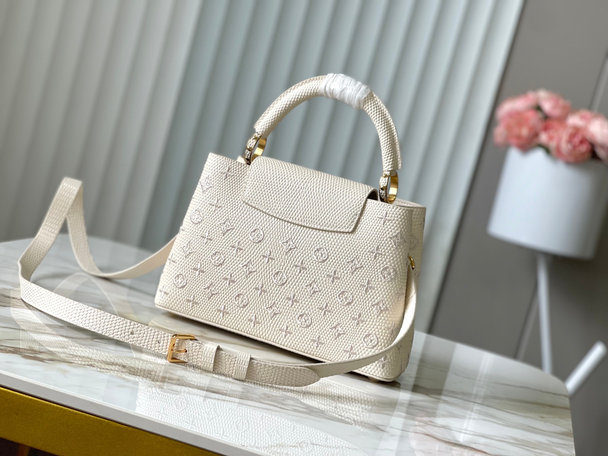 LV Capucines MM (LV 루이비통 카퓌신 MM 가방) - M48865 27cm