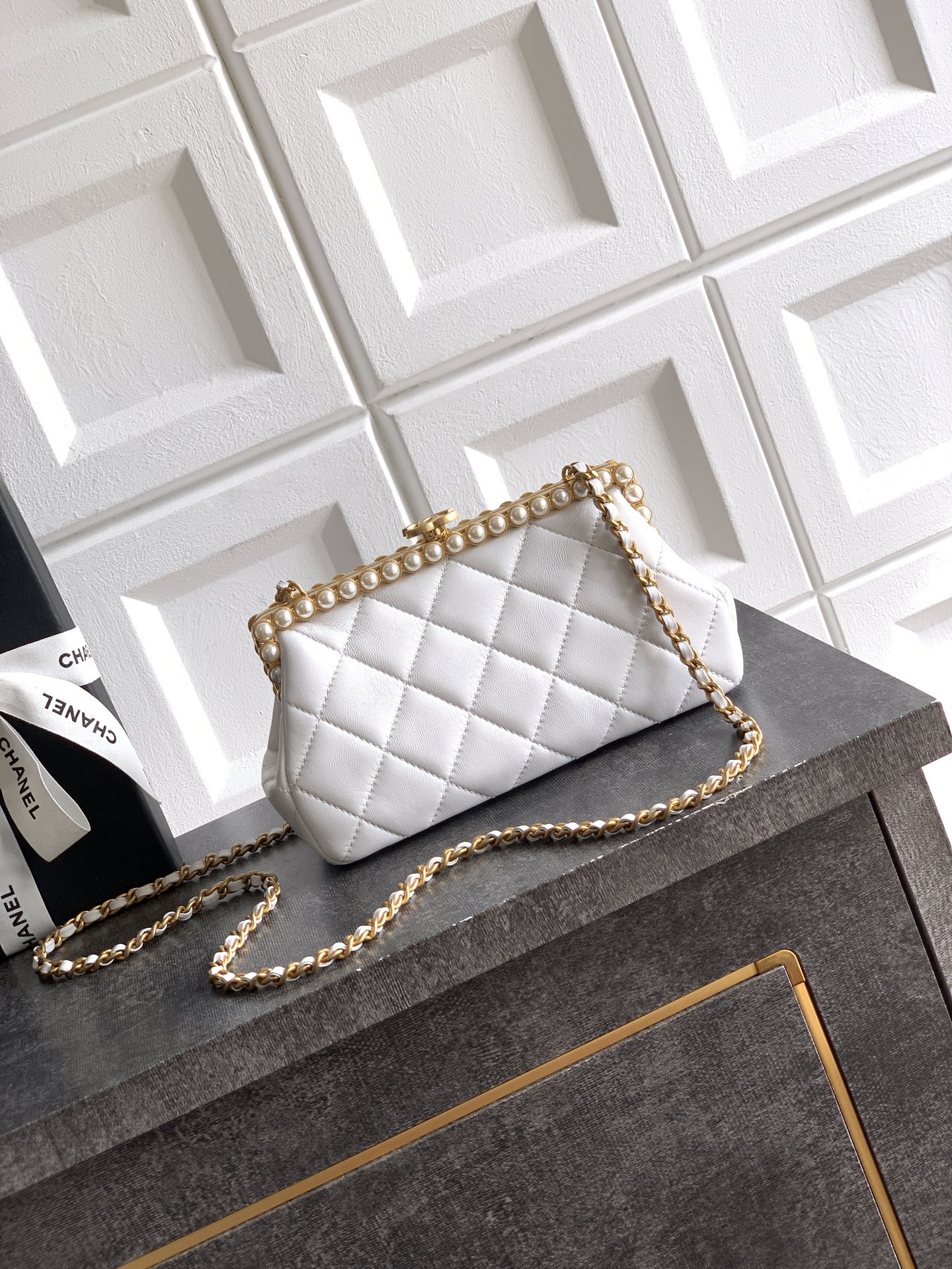 Chanel 26C Pearl Evening Bag (샤넬 26C 진주 이브닝 백) 가방
