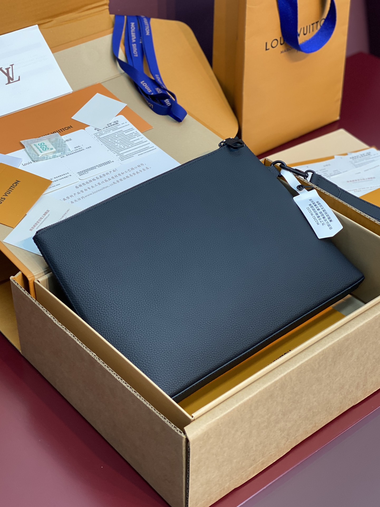 LV Takeoff Pouch (LV 루이비통 테이크오프 클러치) - M25955 가방