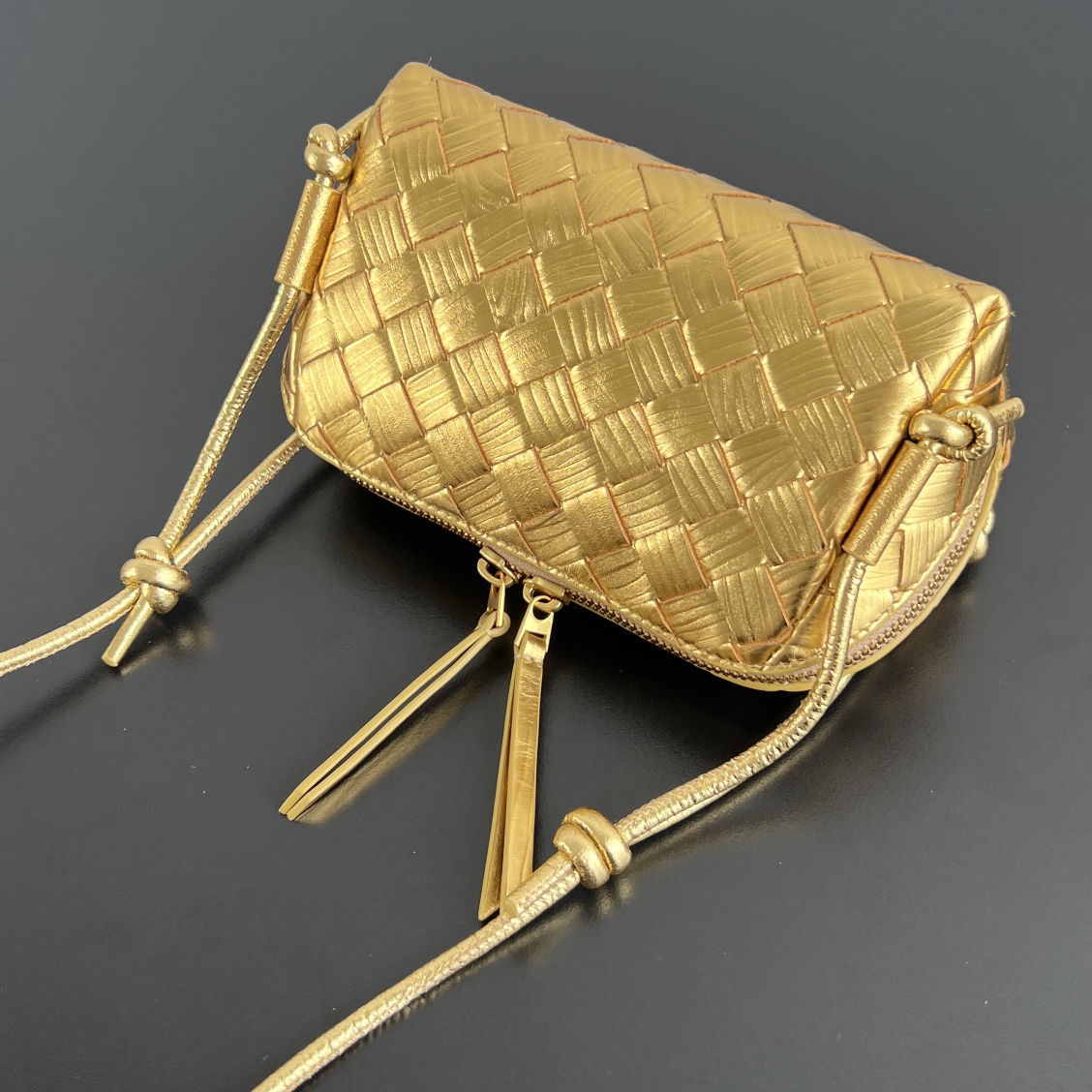 BOTTEGA VENETA BV Concert Pouch (보테가 베네타 콘서트 파우치 백 가방) - 794258