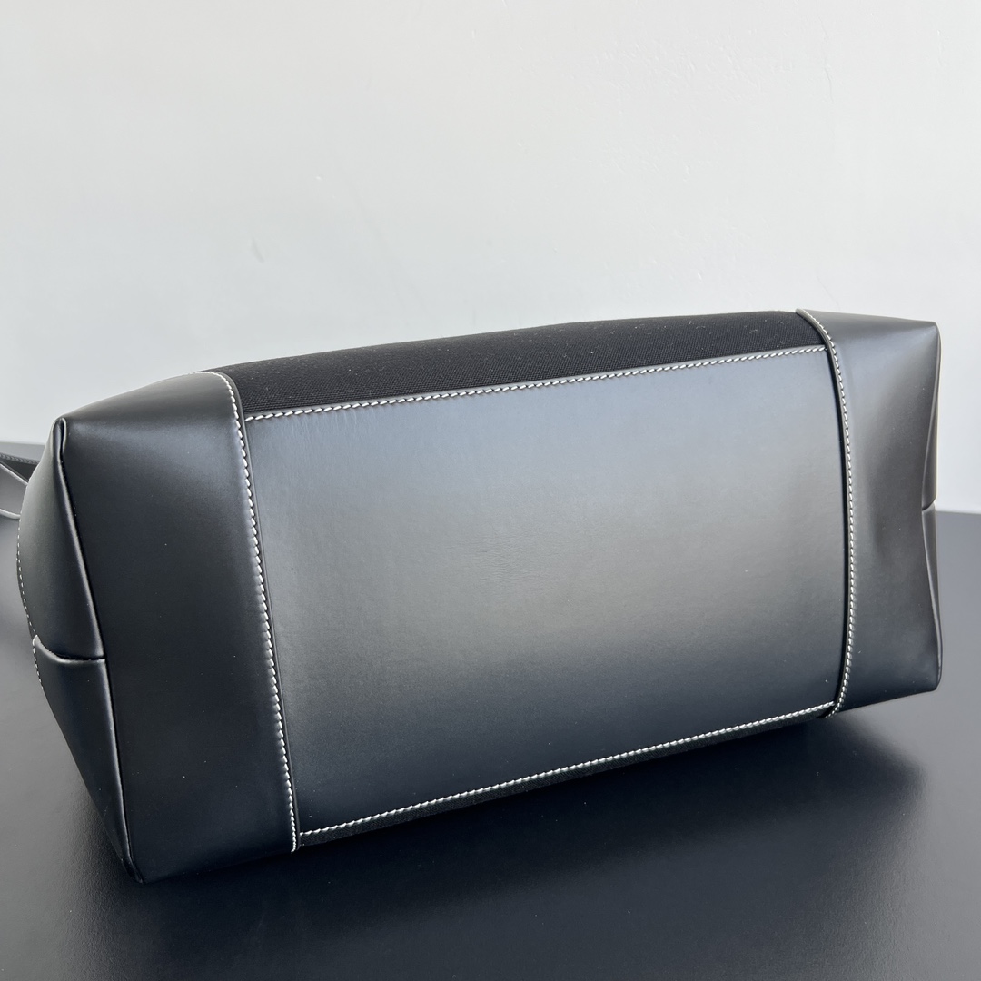 BOTTEGA VENETA BV Andiamo (안디아모) 보테가 베네타 메신저백 가방 - 827066