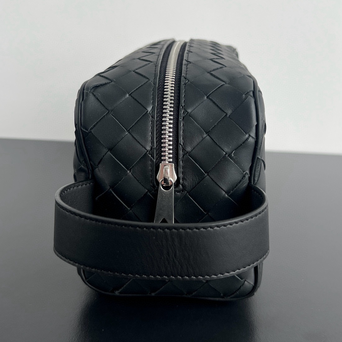 BOTTEGA VENETA BV 보테가 베네타 Intrecciato 인트레치아토 그레인 레더 파우치 - 729295 가방