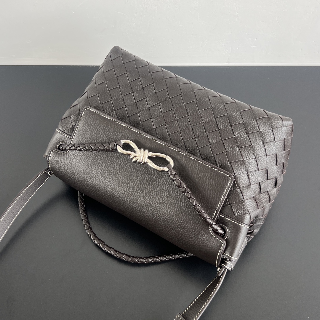 BOTTEGA VENETA BV 보테가 베네타 그레인 Small Andiamo(안디아모) - 815781 크로스백 가방