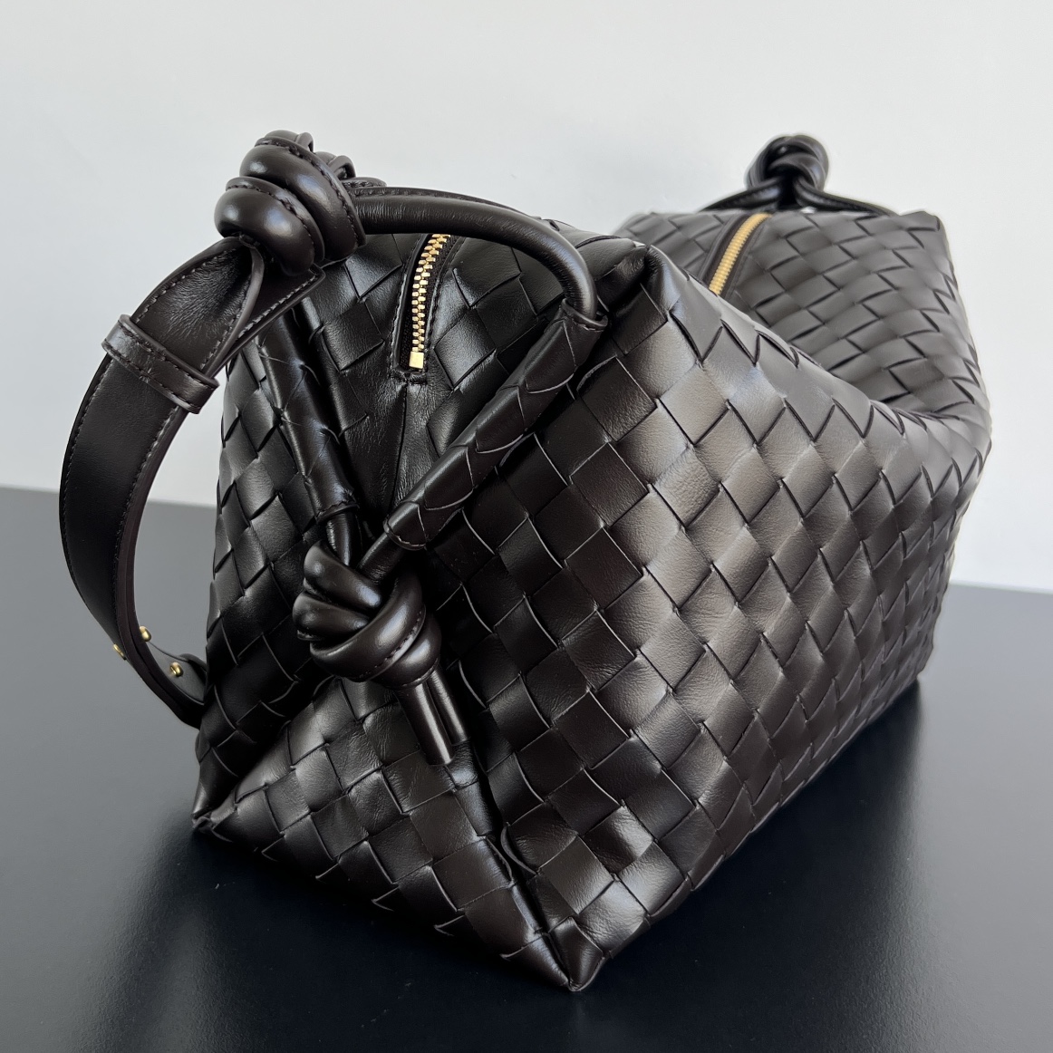 BOTTEGA VENETA BV 보테가 베네타 Loop(루프) 남녀공용 카메라백 - 796619 가방