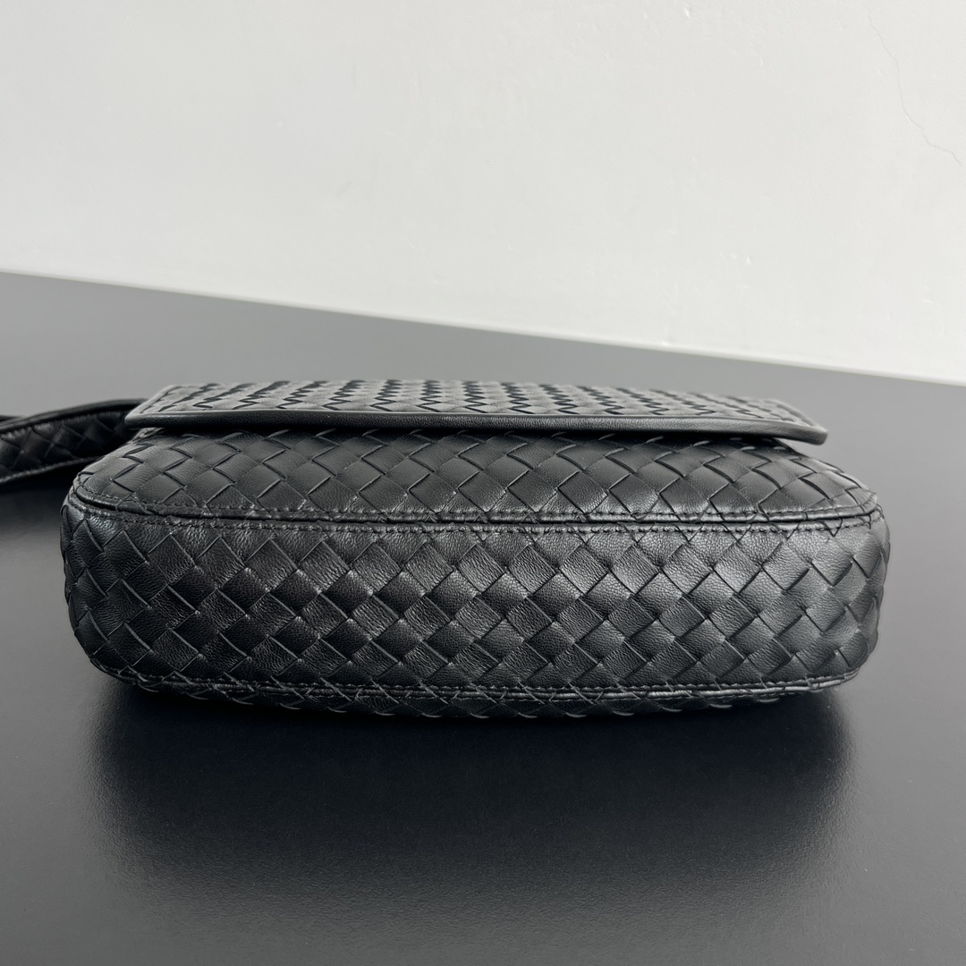 ​​​​​​​BOTTEGA VENETA BV 보테가 베네타 Veneto(베네토) 플랩 숄더백 - 843836 가방