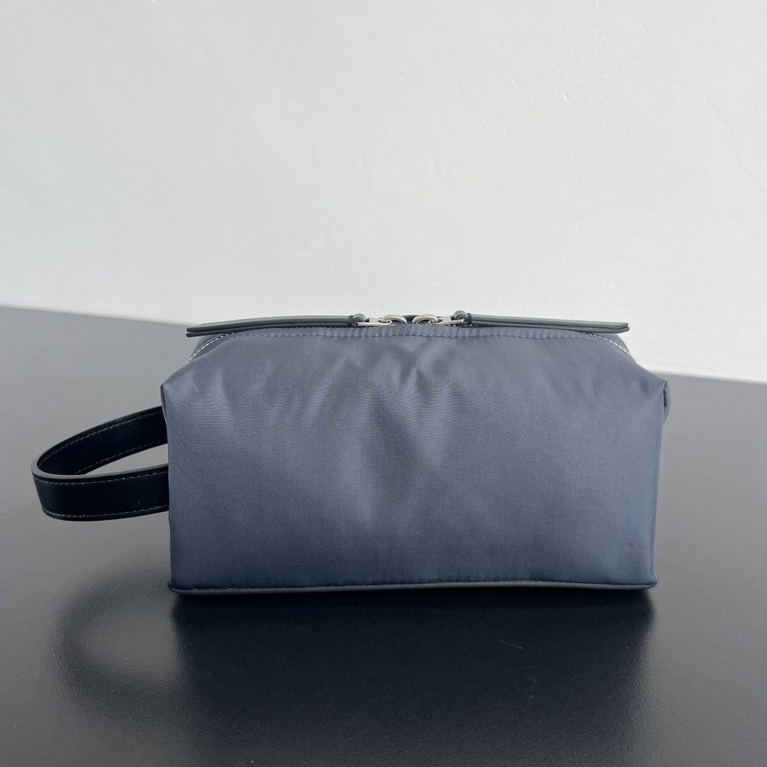 BOTTEGA VENETA BV 보테가 베네타 초경량 나일론 워시백 - 806369 가방