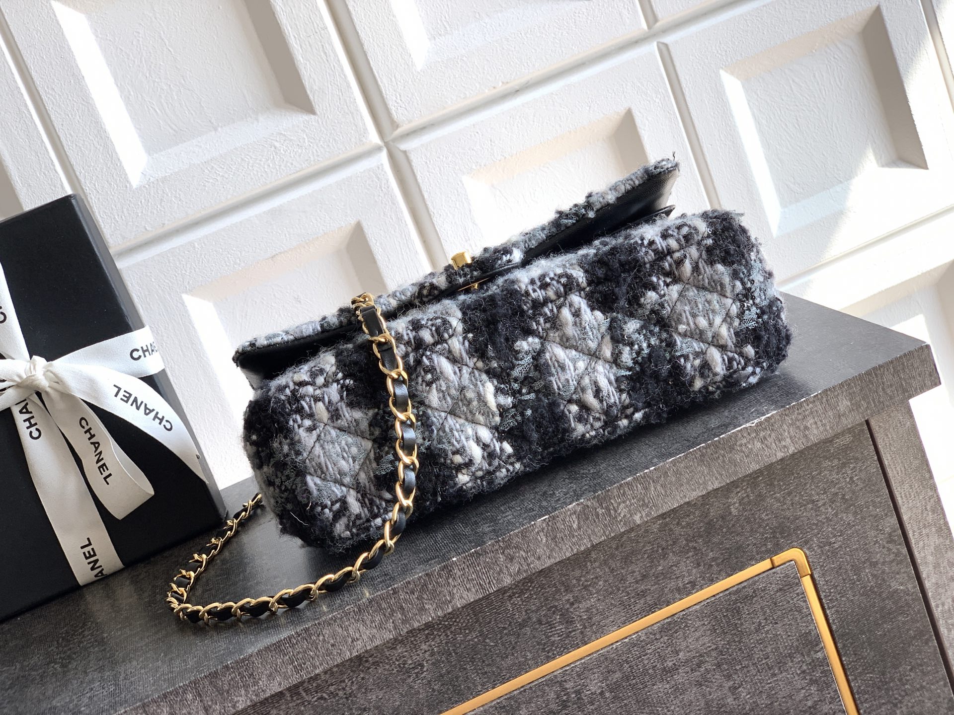 Chanel 샤넬 CF 블랙 & 화이트 트위드 (25cm) 숄더백 가방