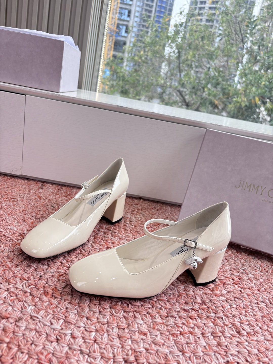 지미추(Jimmy Choo) 플라워 펌프스 구두 신발