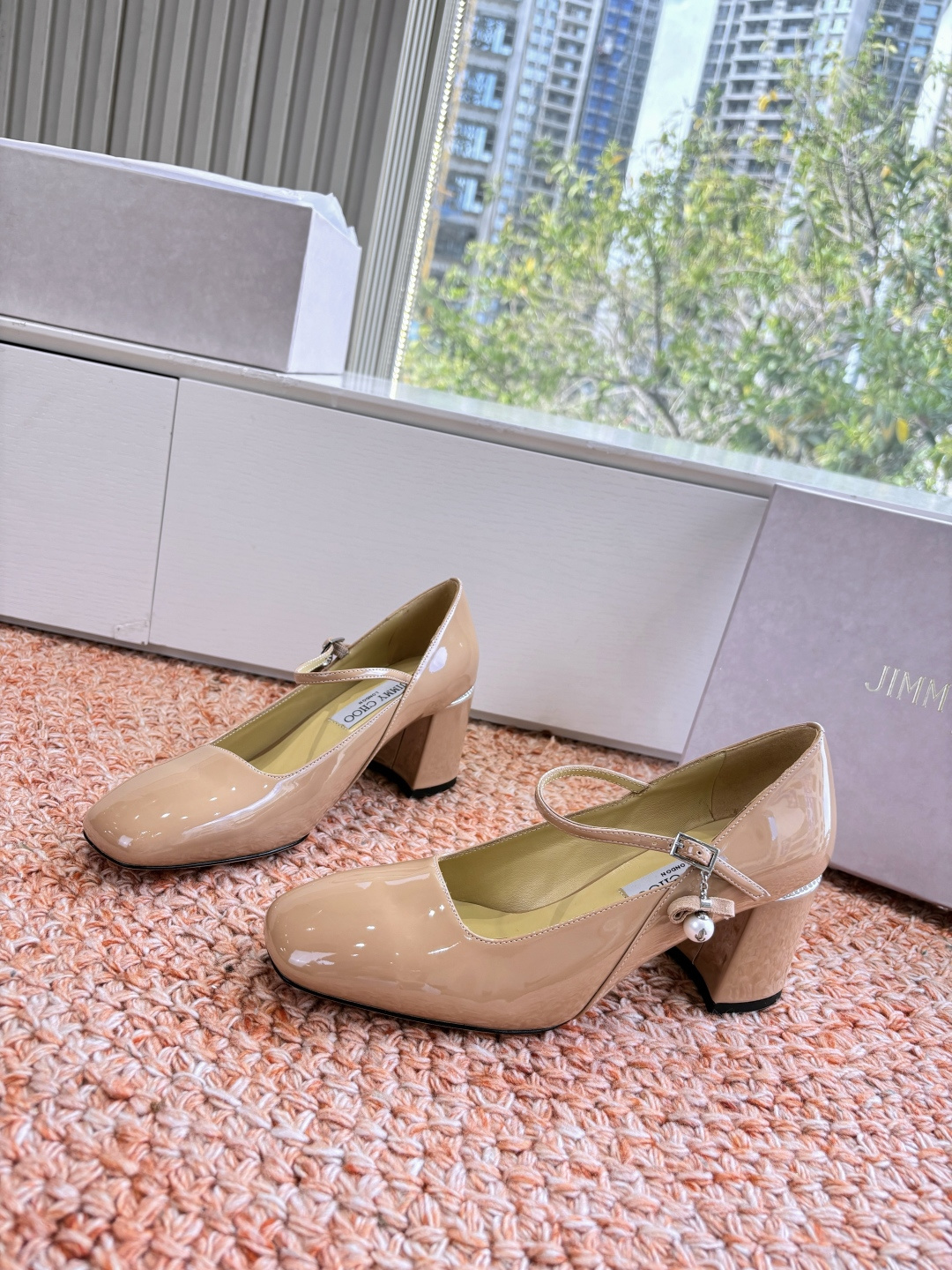 지미추(Jimmy Choo) 플라워 펌프스 구두 신발