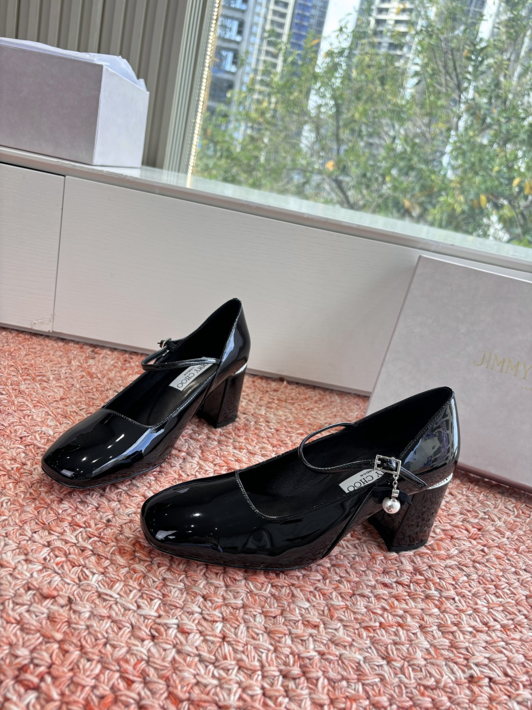 지미추(Jimmy Choo) 플라워 펌프스 구두 신발