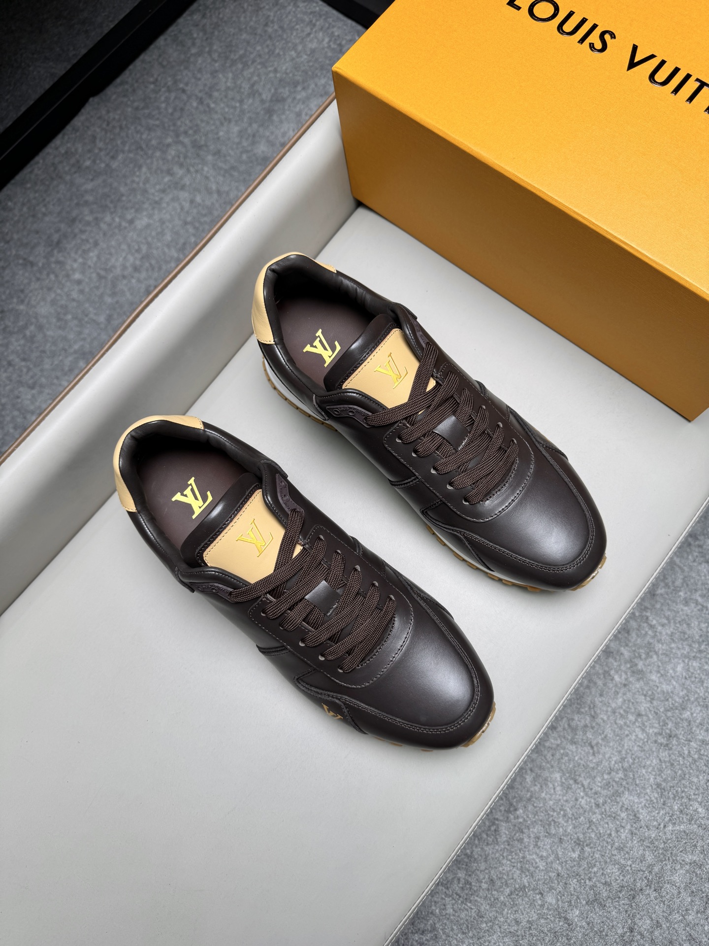 루이비통(Louis Vuitton LV) 하이엔드 남성 스니커즈 신발