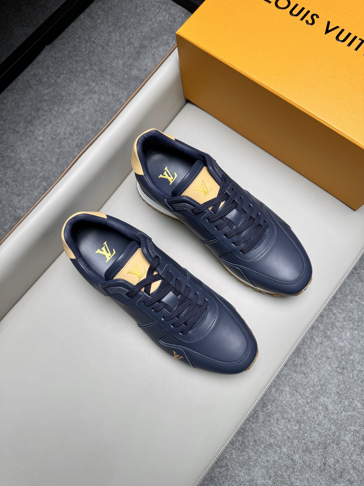 루이비통(Louis Vuitton LV) 하이엔드 남성 스니커즈 신발