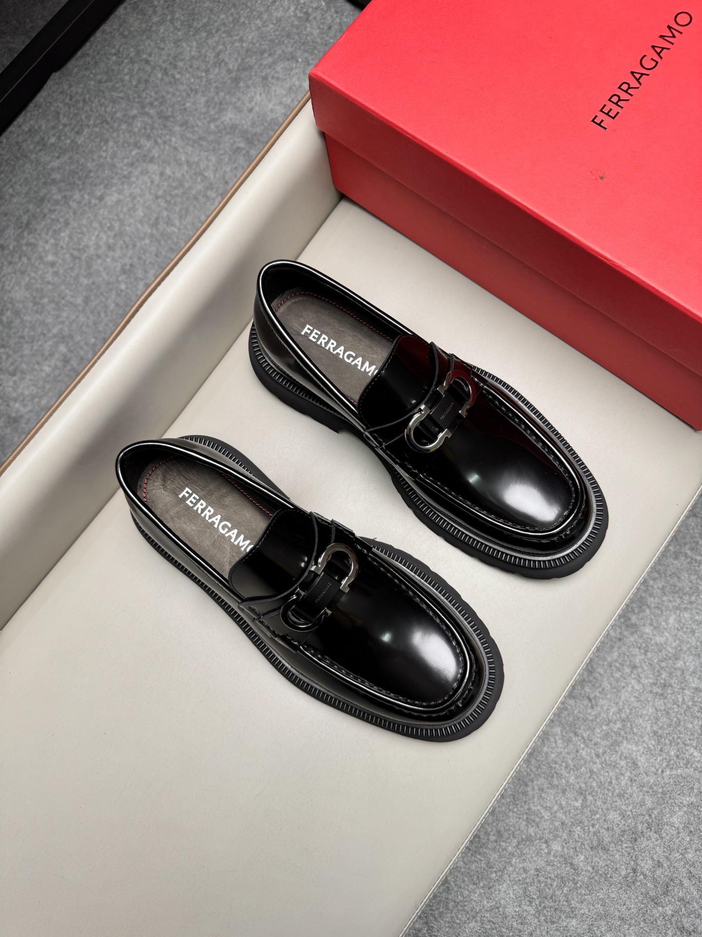 페라가모(Ferragamo) 비즈니스 드레스 슈즈 로퍼 구두 신발 1B12242