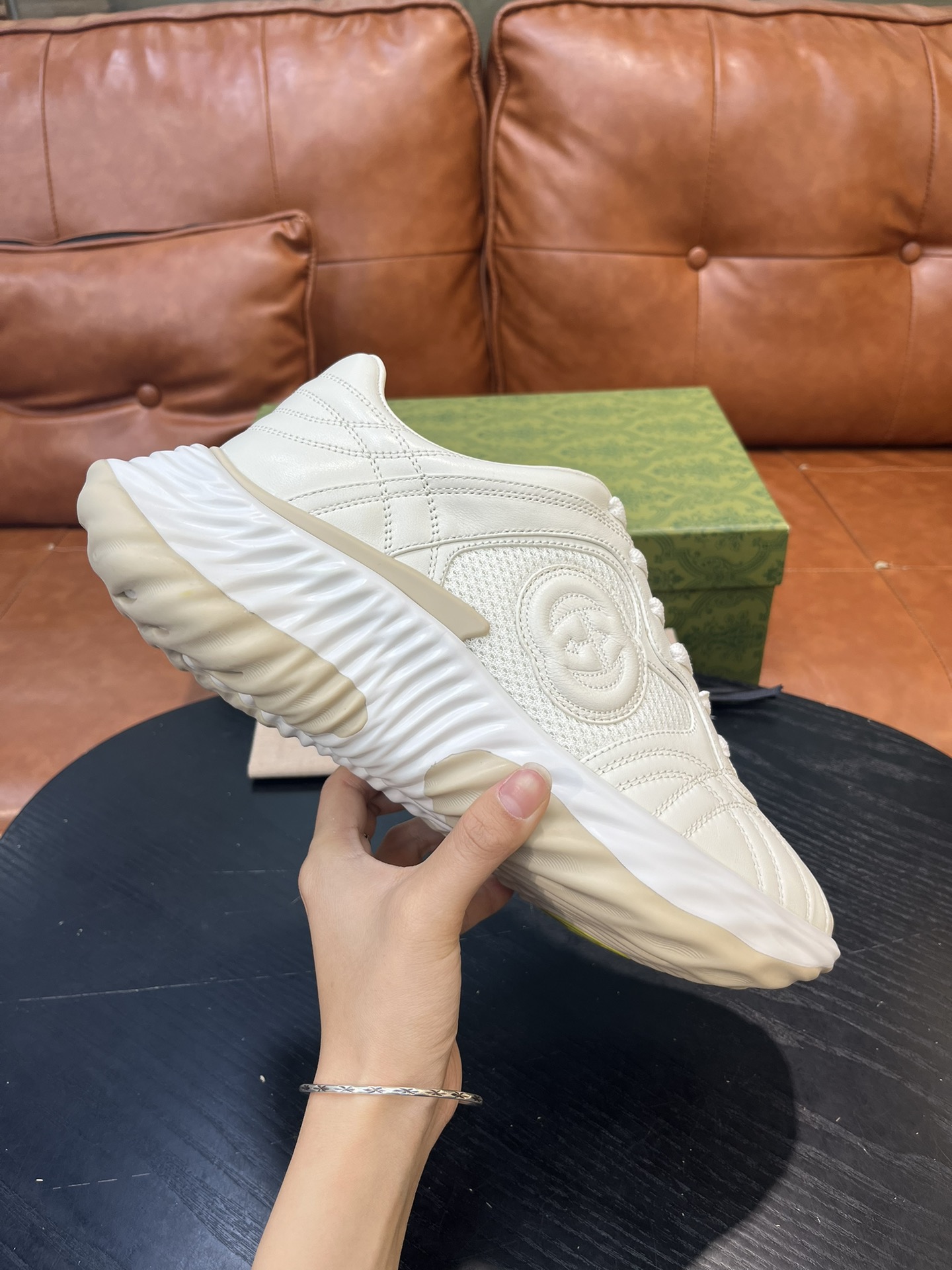 구찌(Gucci) 커플 스니커즈 (G74/스크리너 스타일) 신발