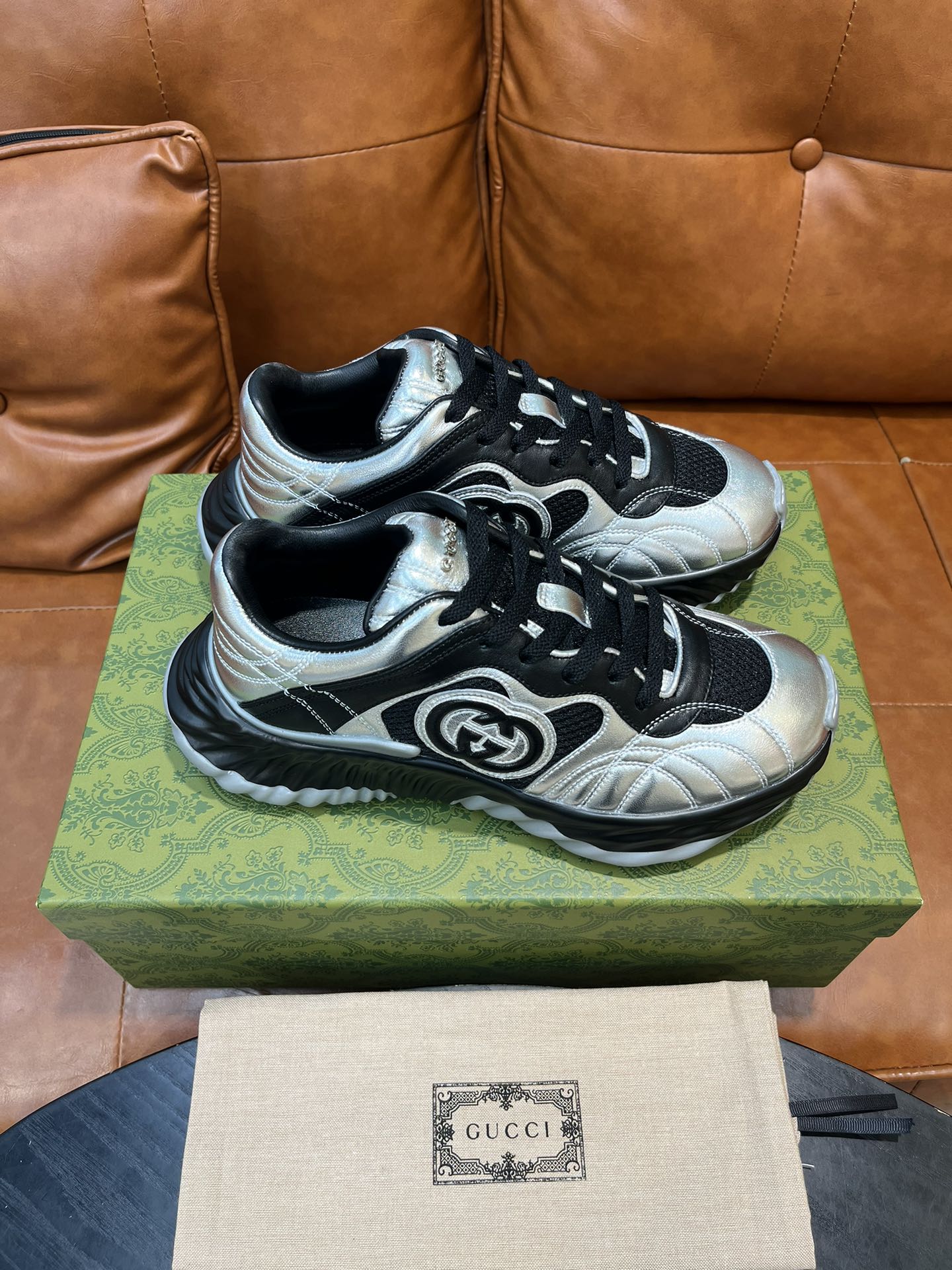 구찌(Gucci) 커플 스니커즈 (G74/스크리너 스타일) 신발