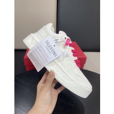 Valentino Garavani 발렌티노 가라바니 원스터드(ONE STUD) 신상 스니커즈 신발