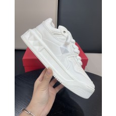 Valentino Garavani 발렌티노 가라바니 원스터드(ONE STUD) 스니커즈 신발