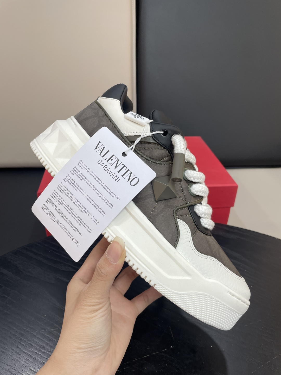 Valentino Garavani 발렌티노 가라바니 원스터드(ONE STUD) 플랫폼 스니커즈 신발