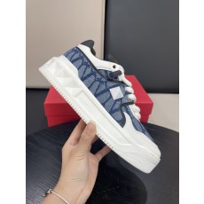 Valentino Garavani 발렌티노 가라바니 원스터드(ONE STUD) 플랫폼 스니커즈 신발